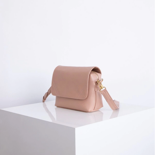 ELLI---Millennial Pink