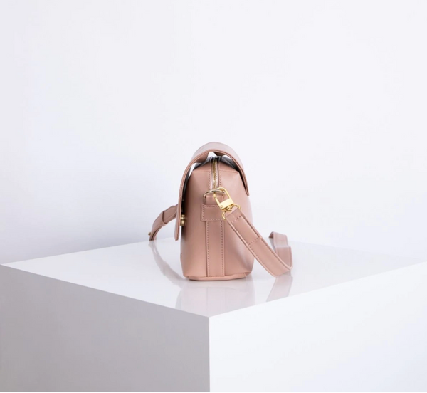 ELLI---Millennial Pink