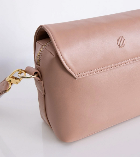 ELLI---Millennial Pink