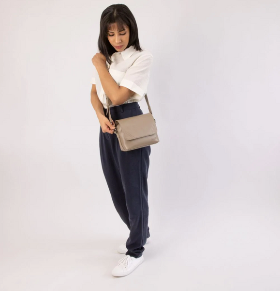 ELLI---Soft Taupe