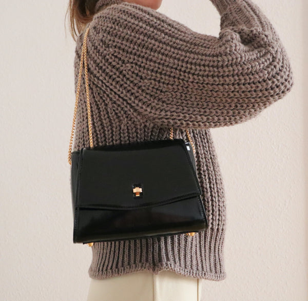 フラップ : グレープレザー Black